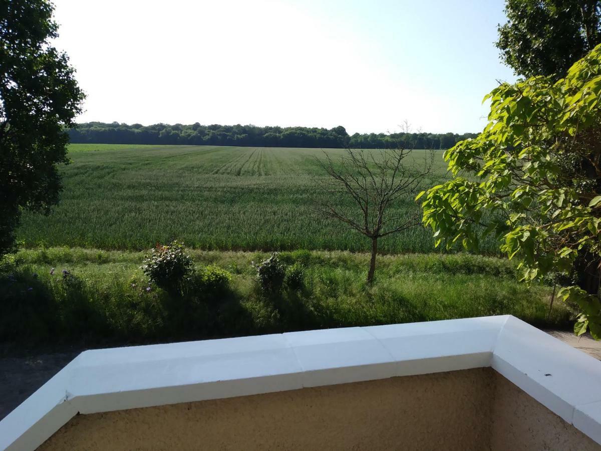 Les Hautes Mougonnieres Neuil Exterior foto